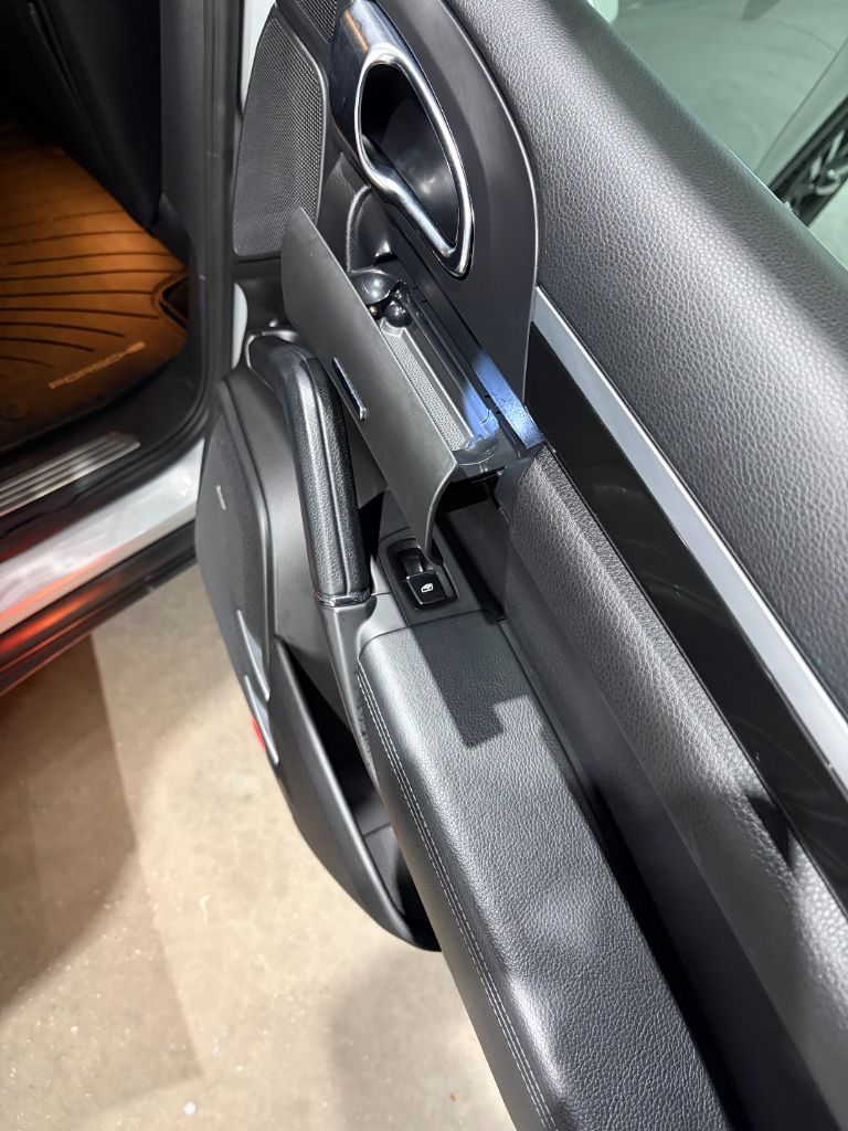 2013 Porsche Cayenne S Hybrid - Photo 29
