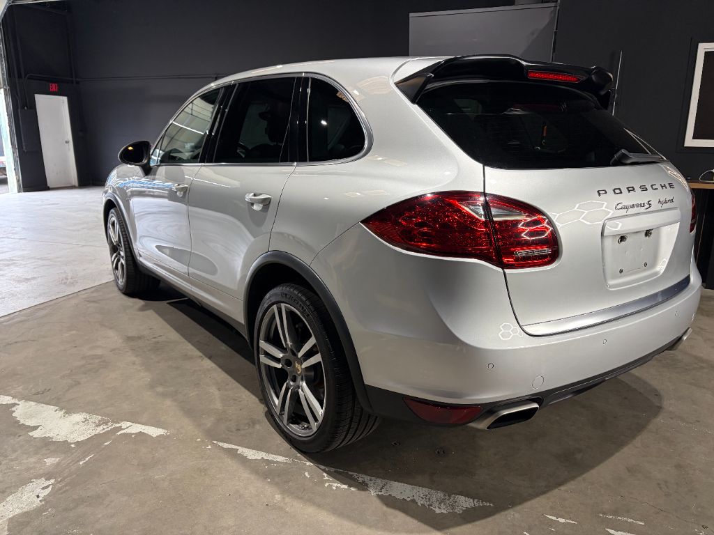 2013 Porsche Cayenne S Hybrid - Photo 9