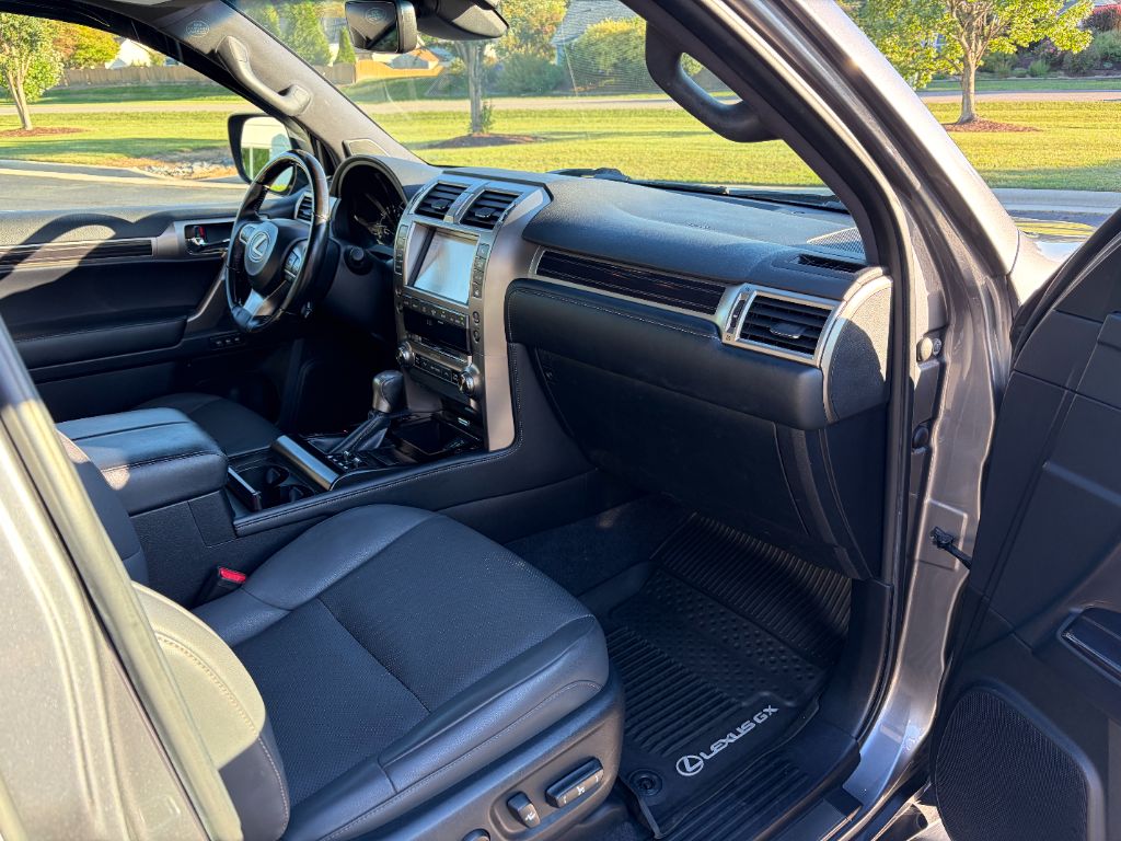 2020 Lexus GX PREMIUM - Photo 30