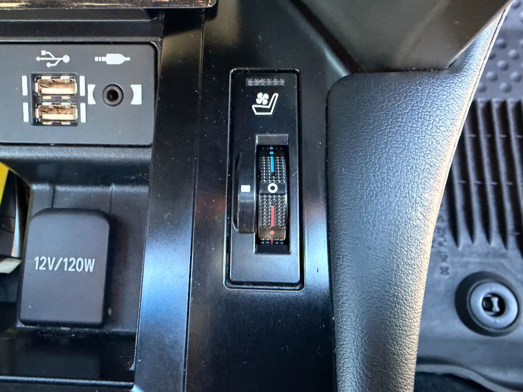 2020 Lexus GX PREMIUM - Photo 31